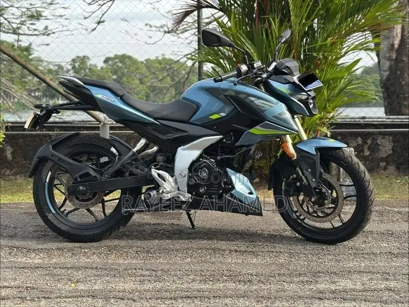 Bajaj Pulsar N160 2025