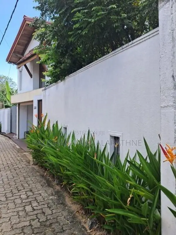 Fully Furnished Three Storied House for Rent in Moratuwa Code: Wre0190