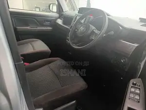 Toyota Roomy 2023