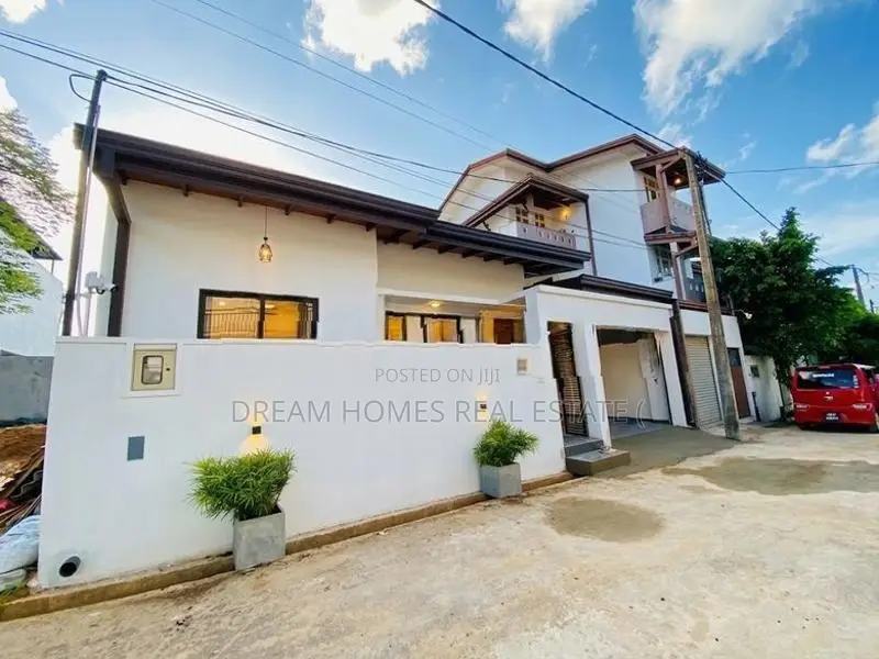 Modern 3 Bedroom House For Sale – Athurugiriya