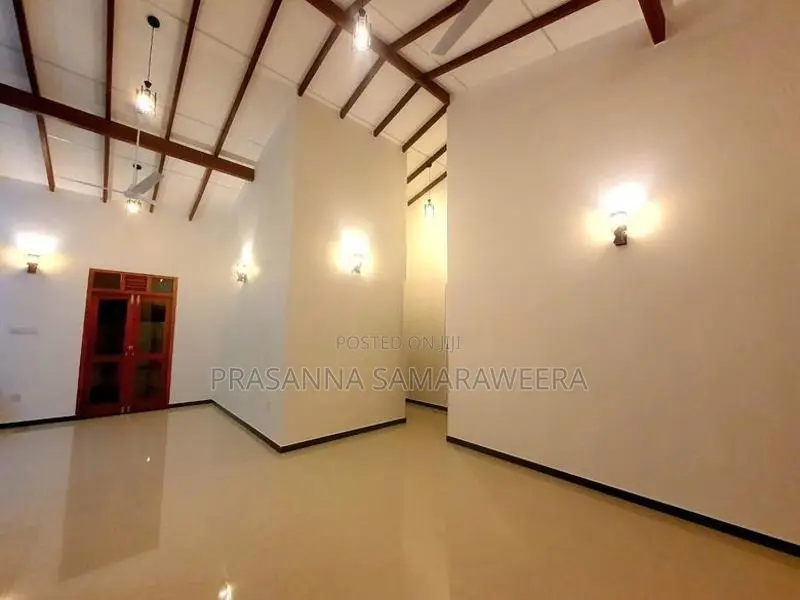 අති සුඛෝපභෝගී අලංකාර නවීනතම නිවස විකිණීමට