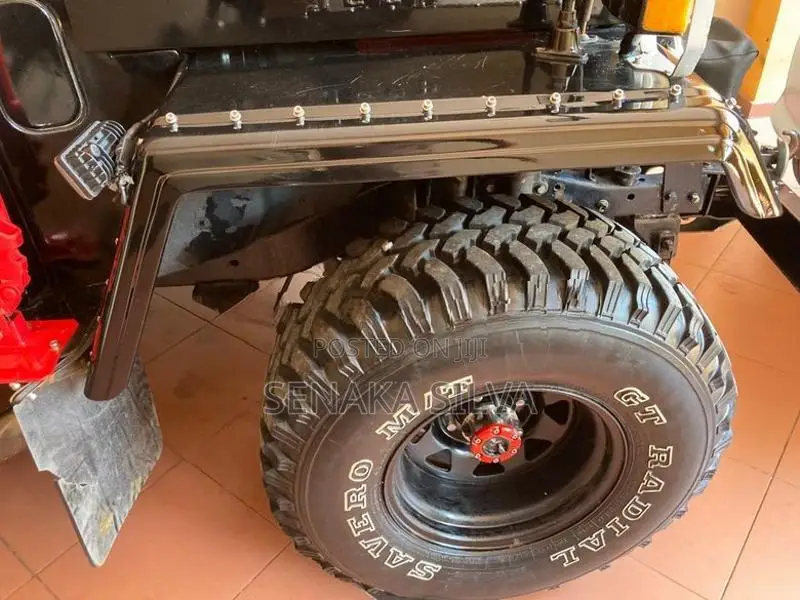 Mitsubishi 4DR 1970