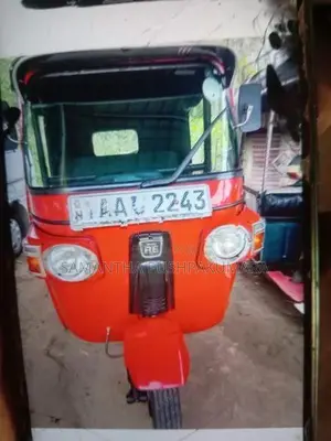 Bajaj RE 2013