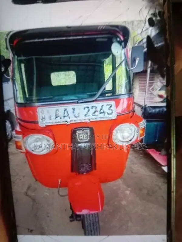 Bajaj RE 2013