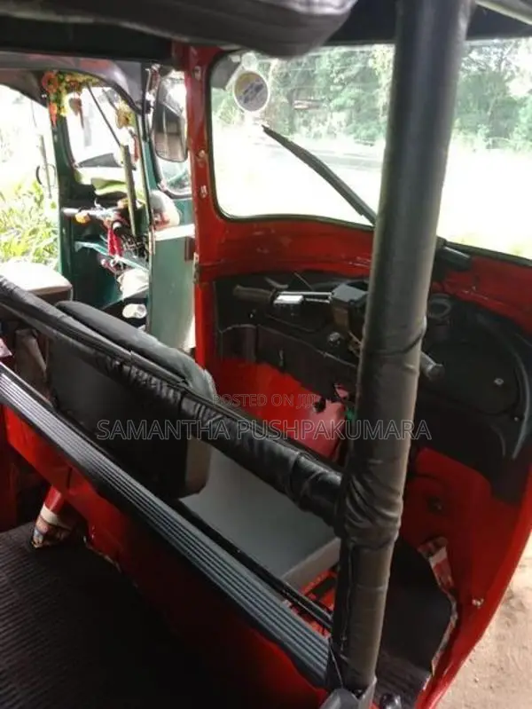 Bajaj RE 2013