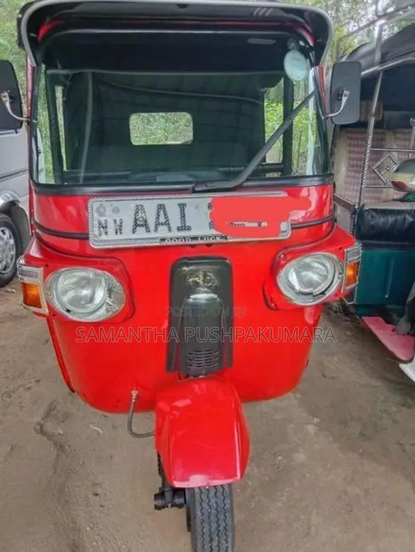 Bajaj RE 2013