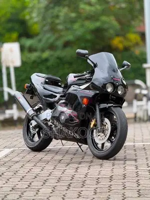 Honda CBR250R Gullarm 250 2013