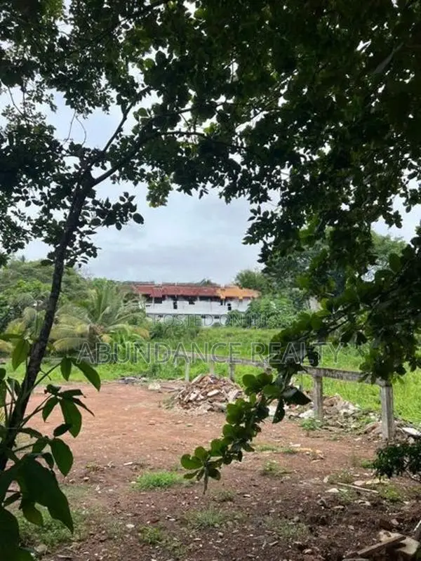 260 Perch Land for Sale in Thalawathugoda Pannipitiya Road