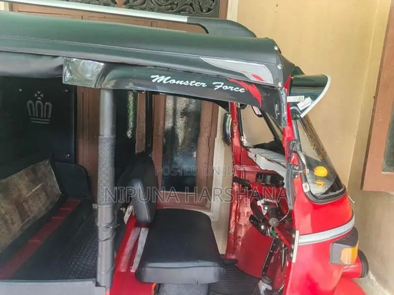 Bajaj RE 2002