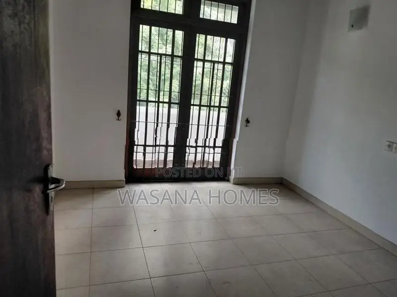 Solid Two Story House for Sale Borelesgamuwa