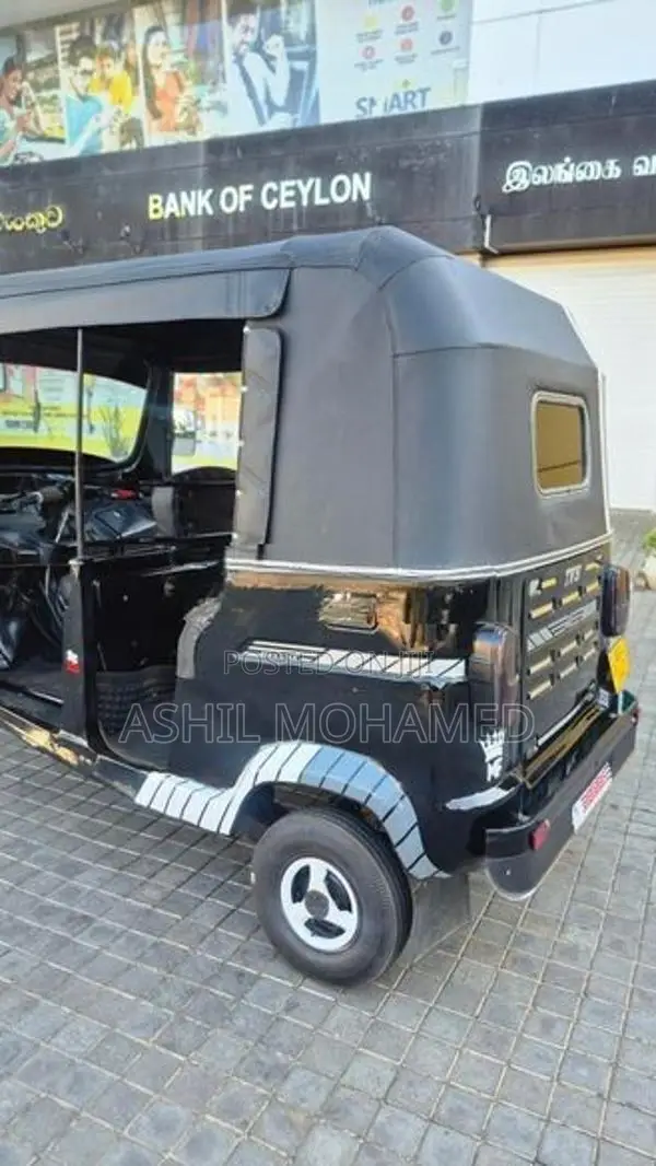 Bajaj RE 2010