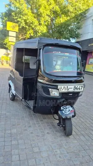 Bajaj RE 2010