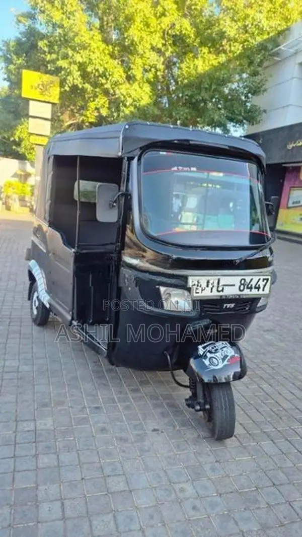 Bajaj RE 2010