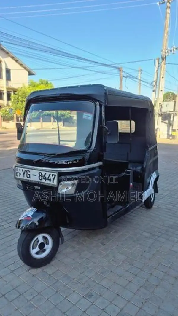 Bajaj RE 2010