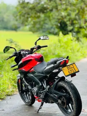 Bajaj Pulsar NS200 2017