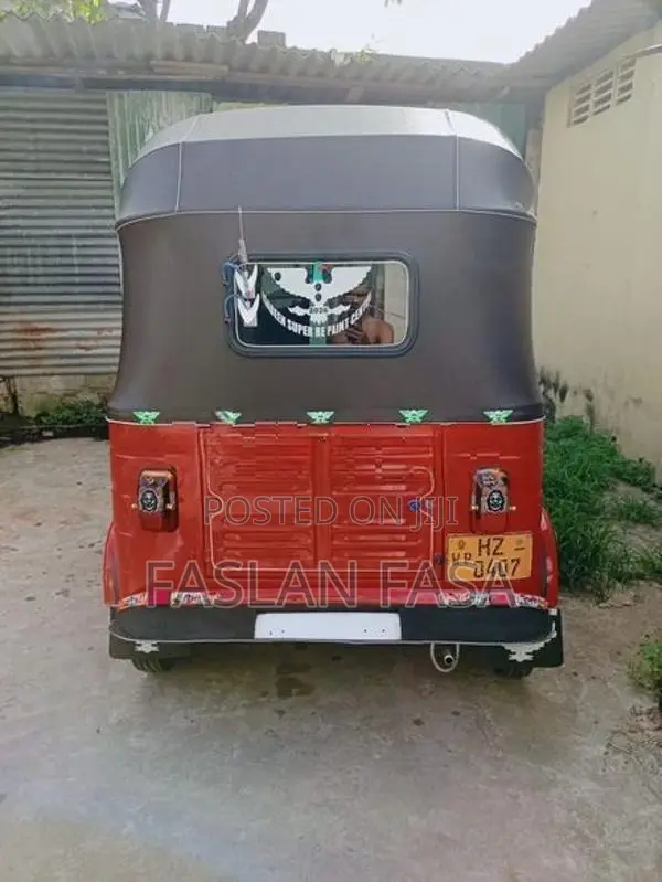Bajaj RE 2003