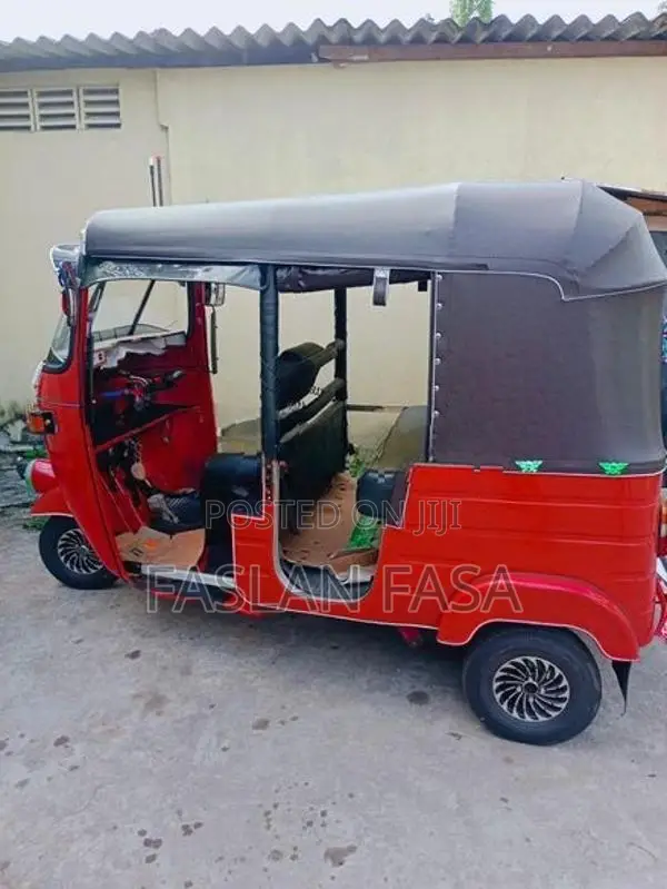 Bajaj RE 2003