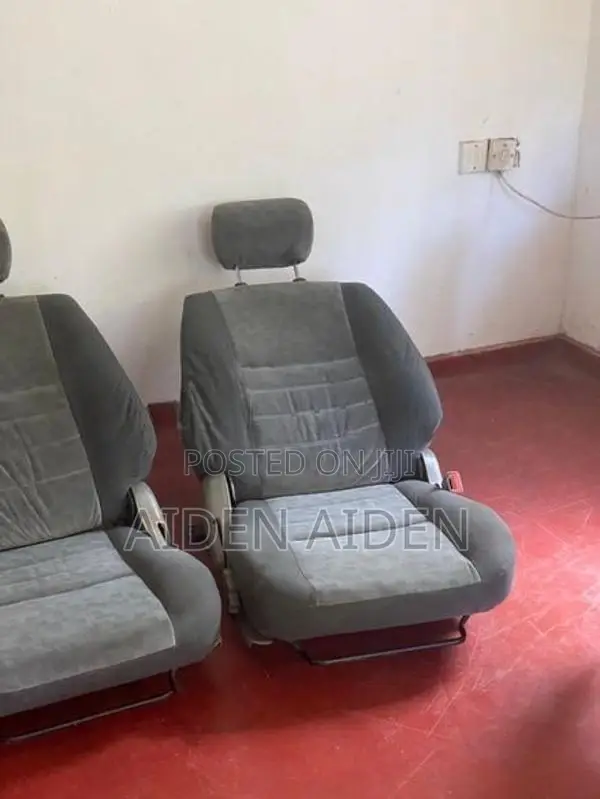 Used Toyota 110 Seat Set