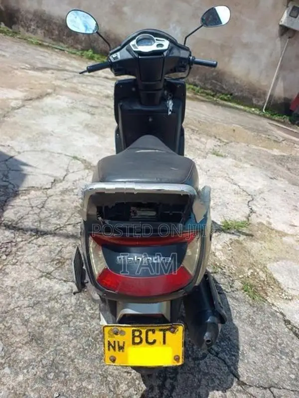 Mahindra Gusto 2015