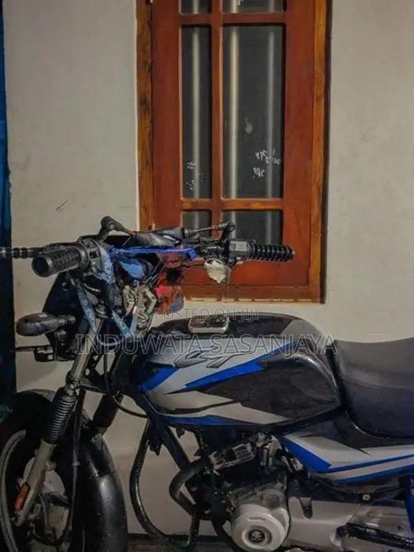 Bajaj CT100 2025