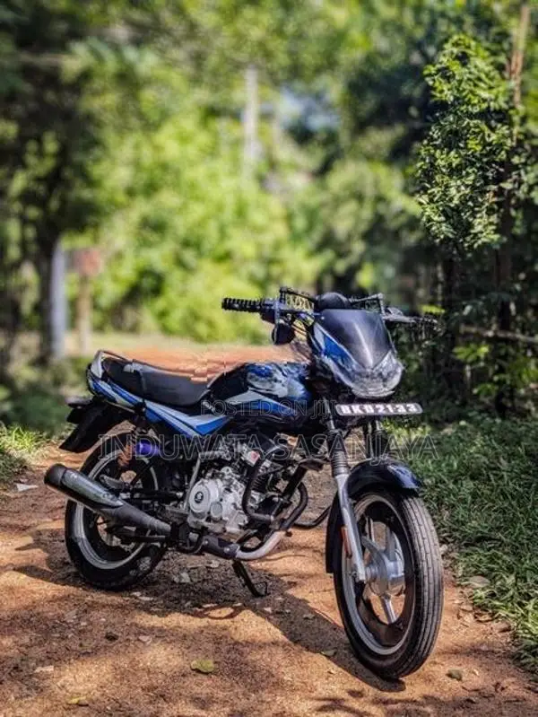 Bajaj CT100 2025
