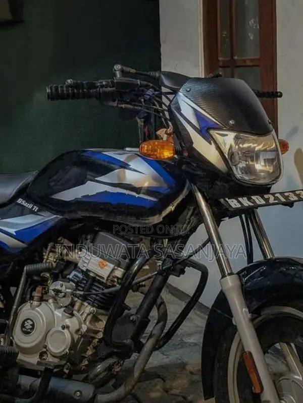 Bajaj CT100 2025