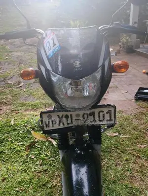 Bajaj CT100 2012