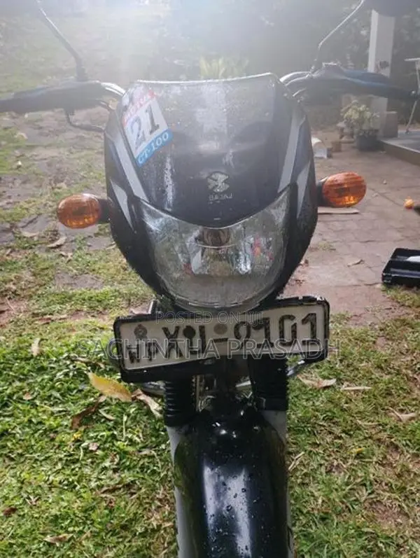 Bajaj CT100 2012