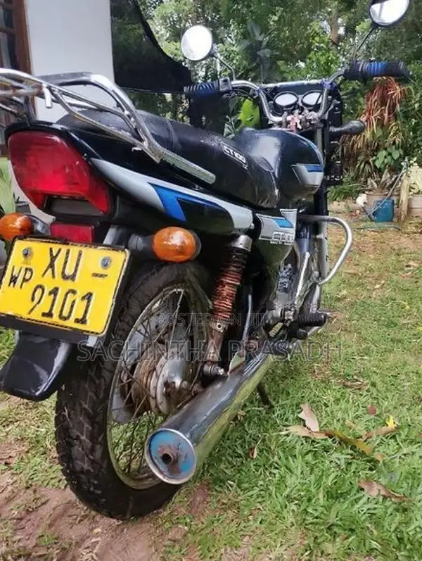 Bajaj CT100 2012