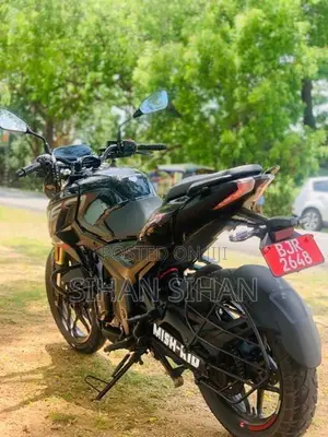 Bajaj Pulsar N160 2025