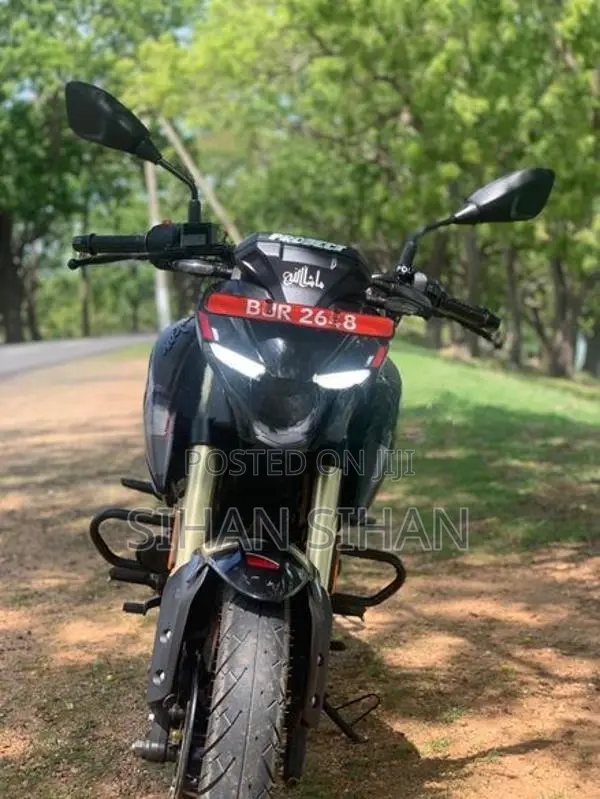 Bajaj Pulsar N160 2025