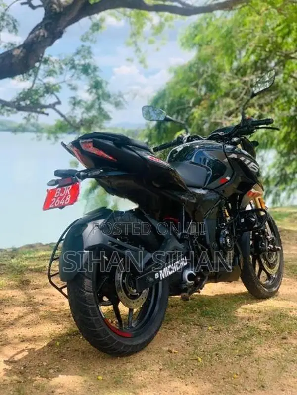 Bajaj Pulsar N160 2025