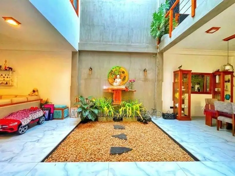 Modern Three-Storey Luxury House In Piliyandala Town. Fully Furnished