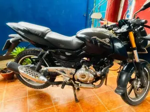 Bajaj Pulsar 180 2013