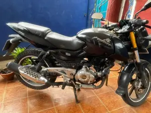 Bajaj Pulsar 180 2013