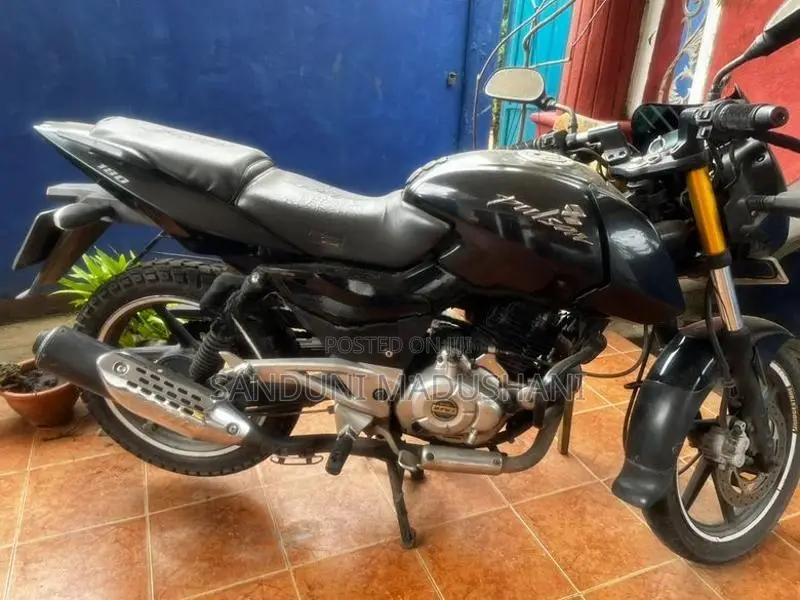 Bajaj Pulsar 180 2013
