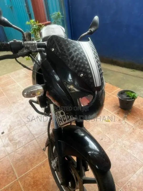 Bajaj Pulsar 180 2013