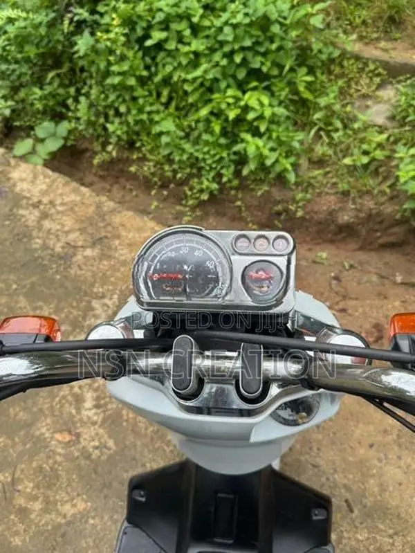 Yamaha Vox ( Standard ) 2014