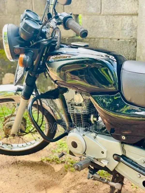 Bajaj CT100 2018