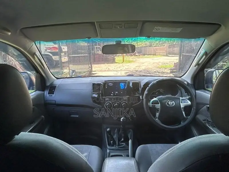 Toyota Hilux 2015