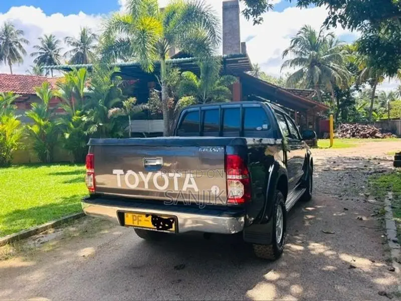 Toyota Hilux 2015