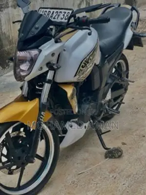 Yamaha FZ S v1 2014