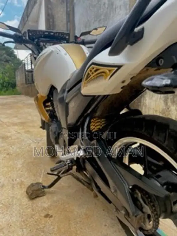 Yamaha FZ S v1 2014