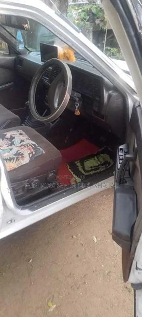 Nissan Sunny 1989
