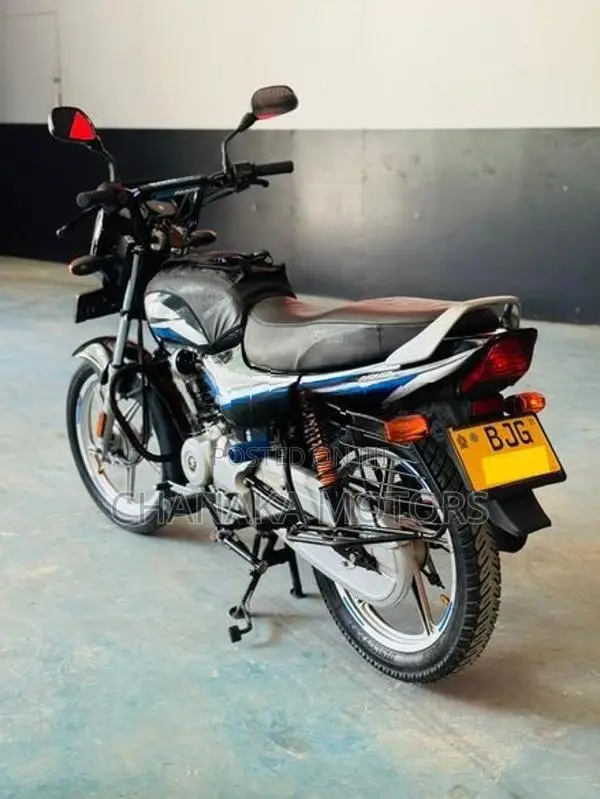 Bajaj CT100 2021