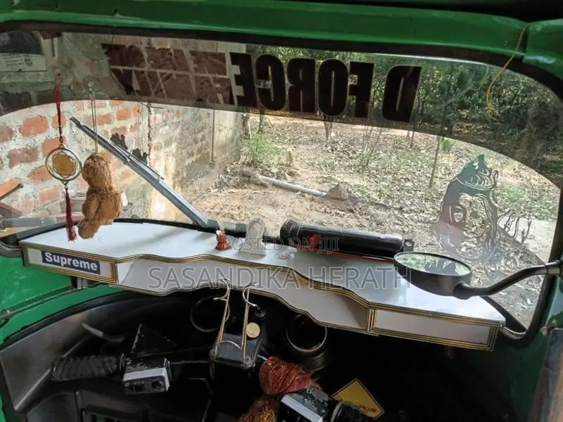 Bajaj RE 2010