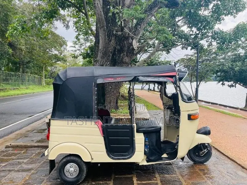 Bajaj 2000