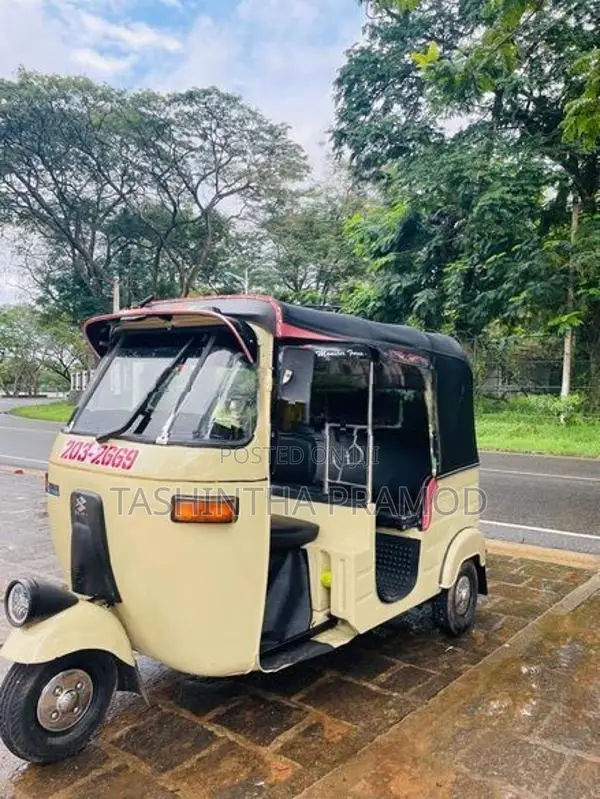 Bajaj 2000