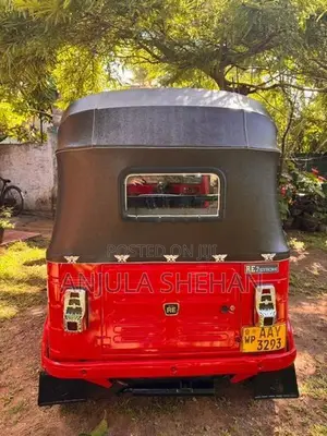 Bajaj RE 2015