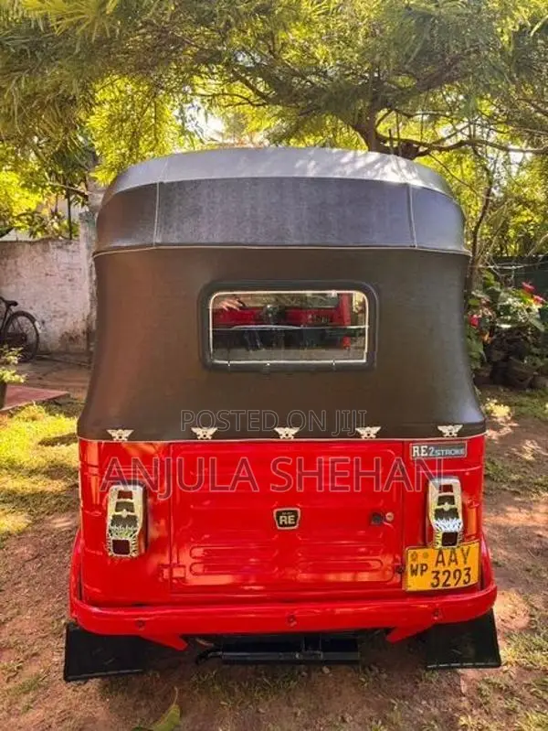Bajaj RE 2015